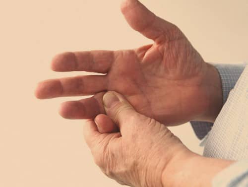 นิ้วซ้น (Dislocated Finger) : อาการ สาเหตุ การรักษา
