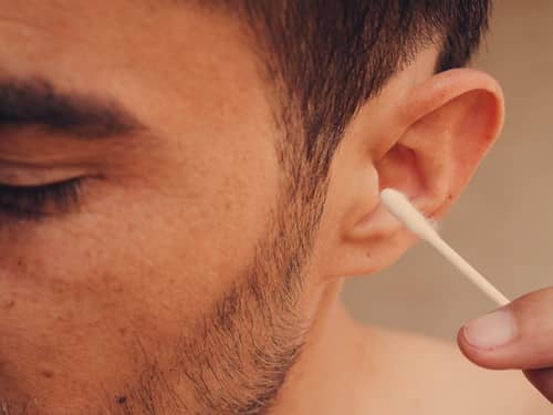 ขี้หูอุดตัน (Earwax Blockage) : สาเหตุ อาการ การรักษา