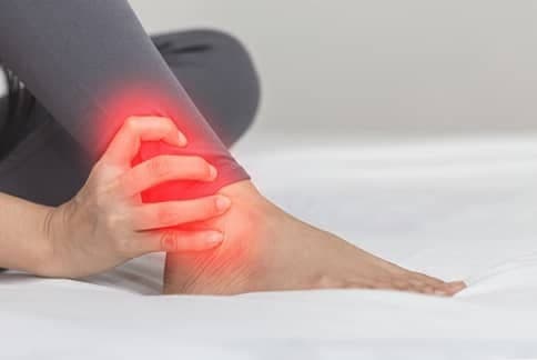 ปวดข้อเท้า (Ankle Pain) : อาการ สาเหตุ การรักษา