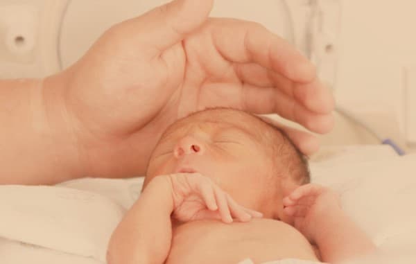 ภาวะทารกในครรภ์เจริญเติบโตช้า (Intrauterine Growth Restriction) : อาการ สาเหตุ การรักษา