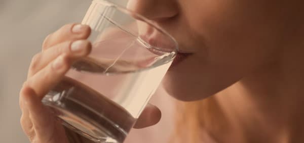 6 เหตุผลที่ควรดื่มน้ำ (6 Reasons to Drink Water)