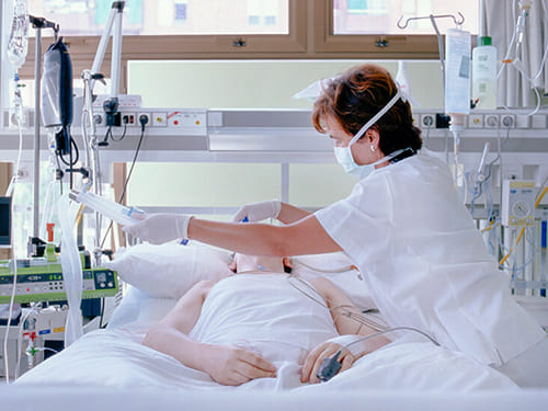 การดูแลผู้ป่วยหนัก ไอซียู (ICU-Intensive Care Unit)