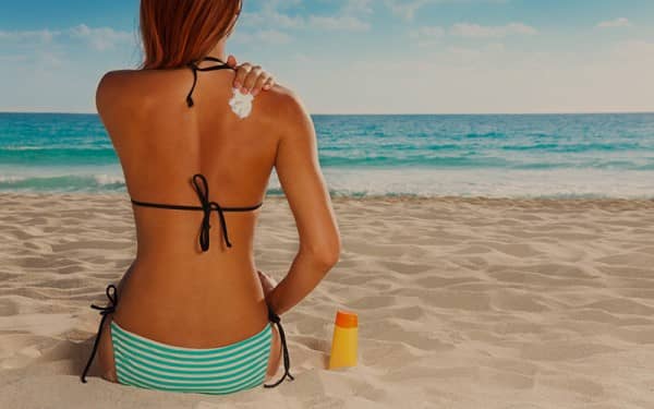 วิธีผิวสีแทนอย่างปลอดภัย (How to safely get a tan)