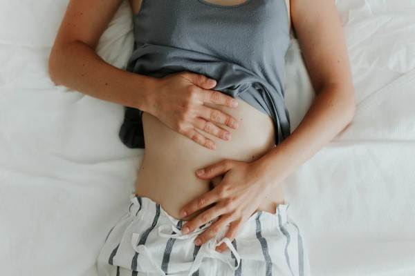 ไส้เลื่อนขาหนีบ (Inguinal Hernia)