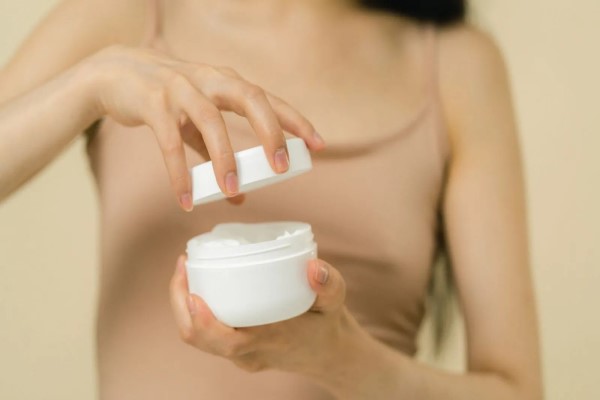 Benefits of Moisturizing Your Face Every Day